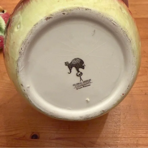 Vintage Kate Williams Global Design Connections Ceramic Strawberry Jar with Bee - Picture 4 of 8